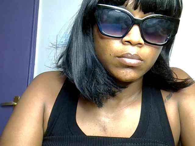 LAYLAAH webcam
