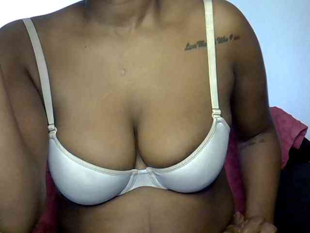 LAYLAAH webcam