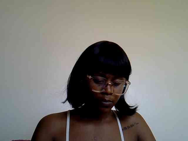LAYLAAH webcam