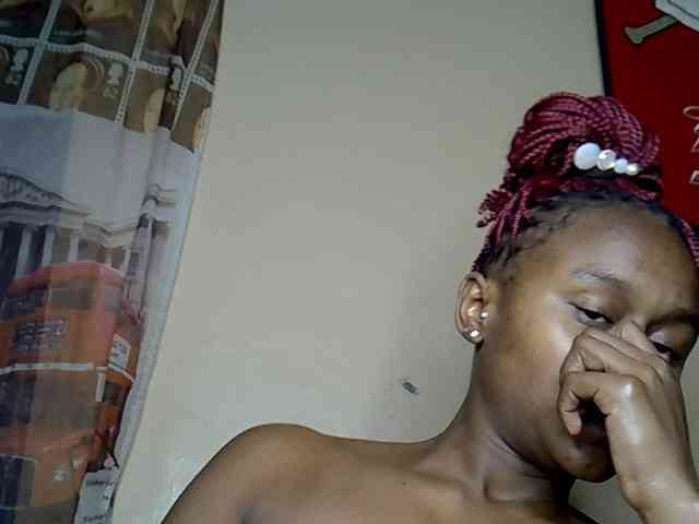 LAYLAAH webcam
