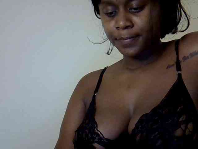 LAYLAAH webcam