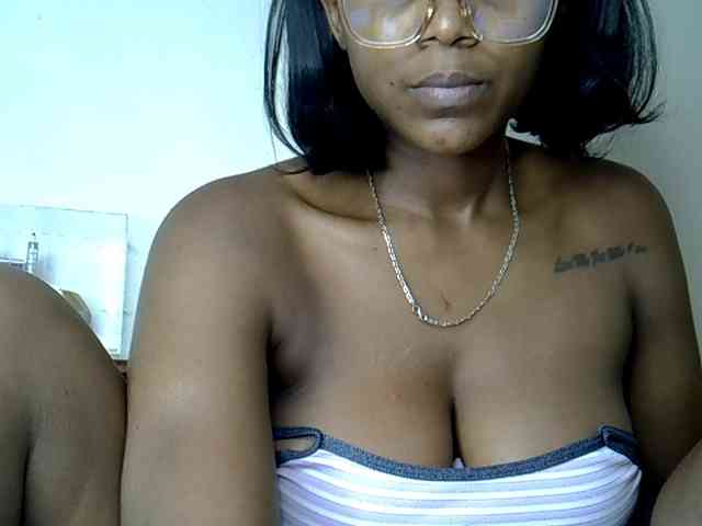 LAYLAAH webcam