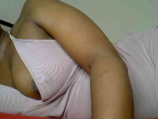 LAYLAAH webcam