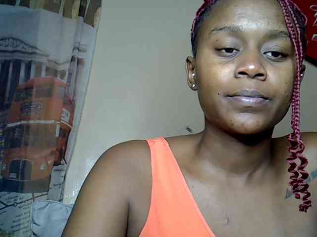 MDIVAH Live Webcam on BongaCams