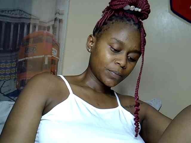 LAYLAAH webcam