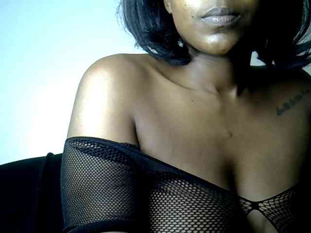 LAYLAAH webcam
