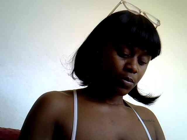 LAYLAAH webcam