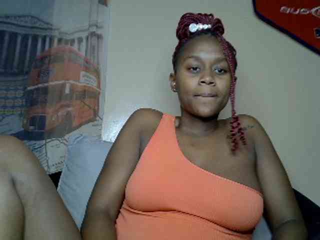 LAYLAAH webcam
