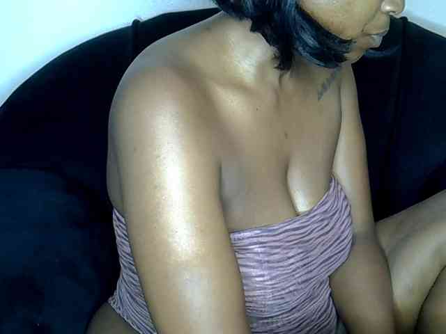 LAYLAAH webcam