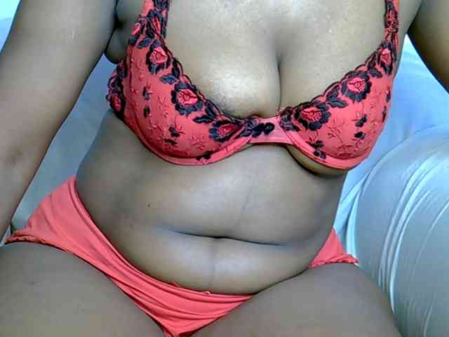 LAYLAAH webcam