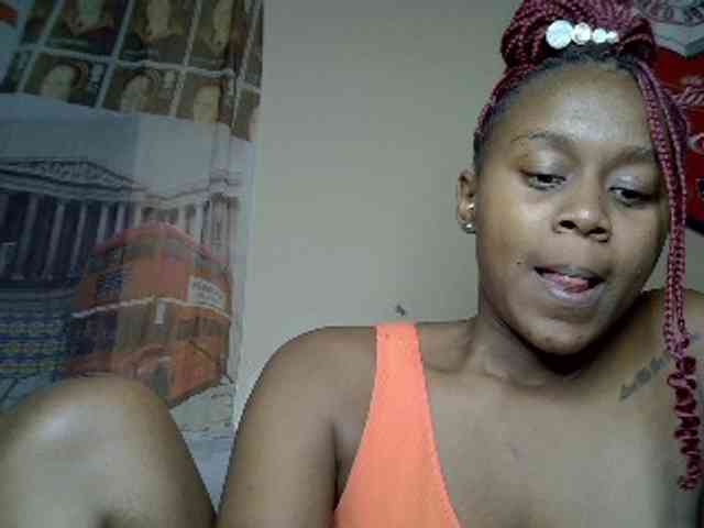 LAYLAAH webcam
