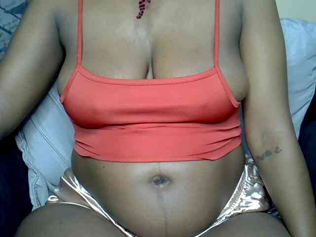 LAYLAAH webcam