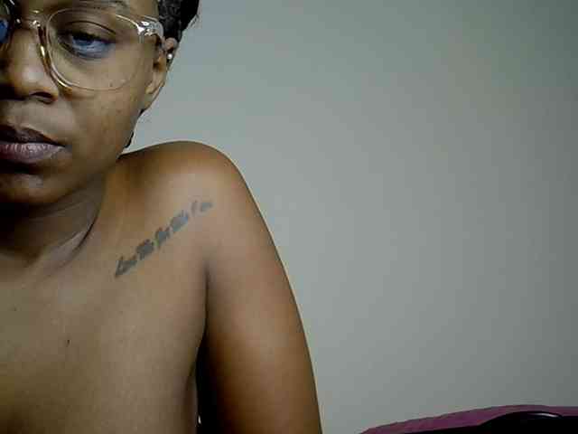 LAYLAAH webcam