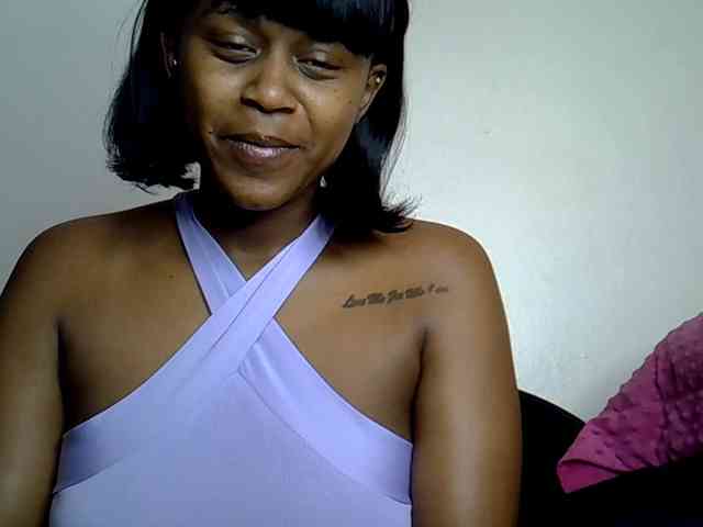 LAYLAAH webcam