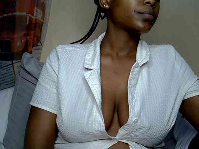 LAYLAAH webcam