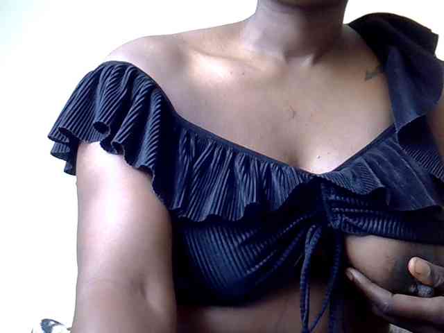 LAYLAAH webcam
