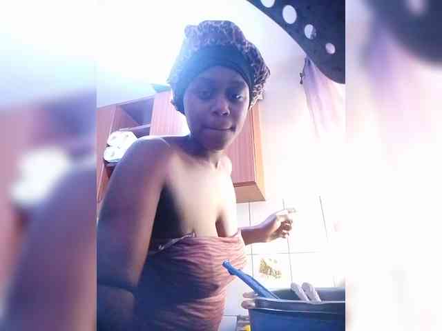 LAYLAAH webcam