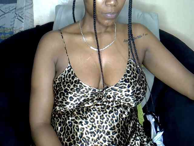 MDIVAH Live Webcam on BongaCams