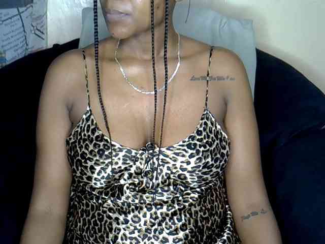 LAYLAAH webcam
