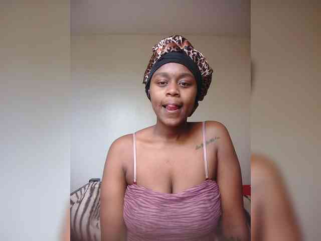 LAYLAAH webcam