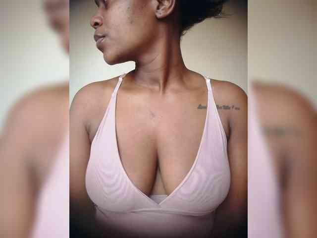 LAYLAAH webcam