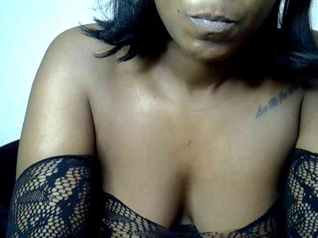 LAYLAAH webcam