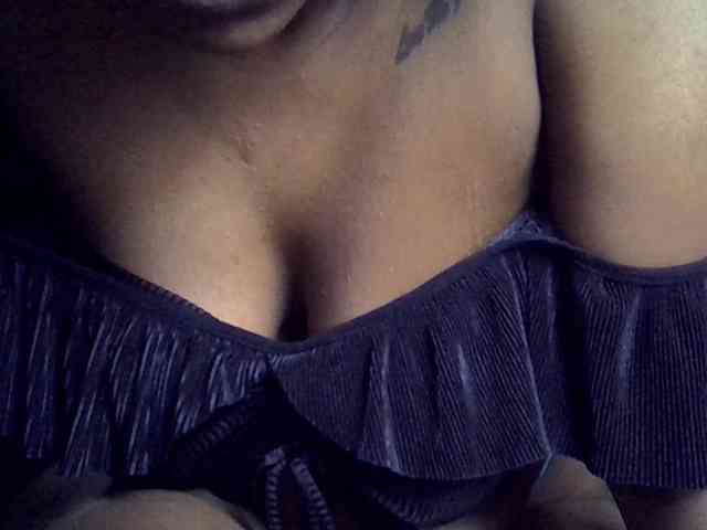 LAYLAAH webcam
