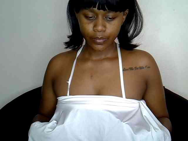 LAYLAAH webcam