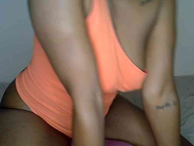 LAYLAAH webcam