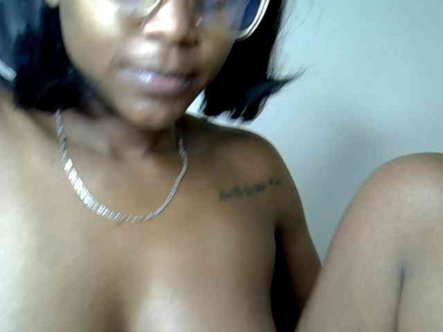 LAYLAAH webcam