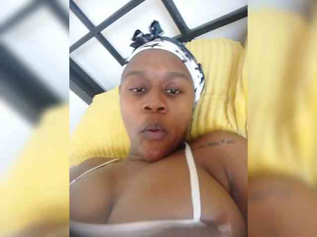 LAYLAAH webcam