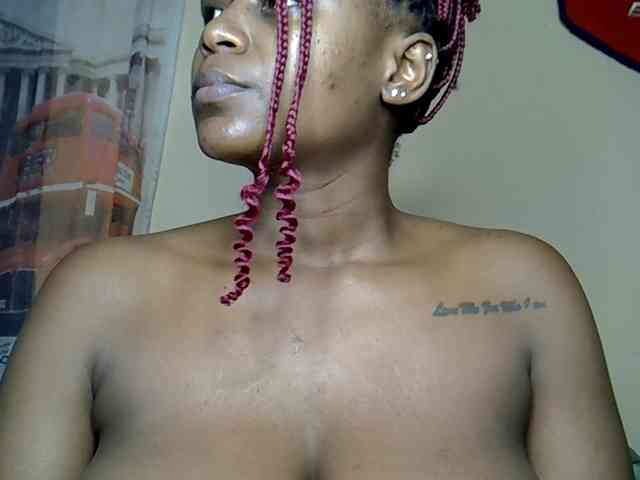 LAYLAAH webcam