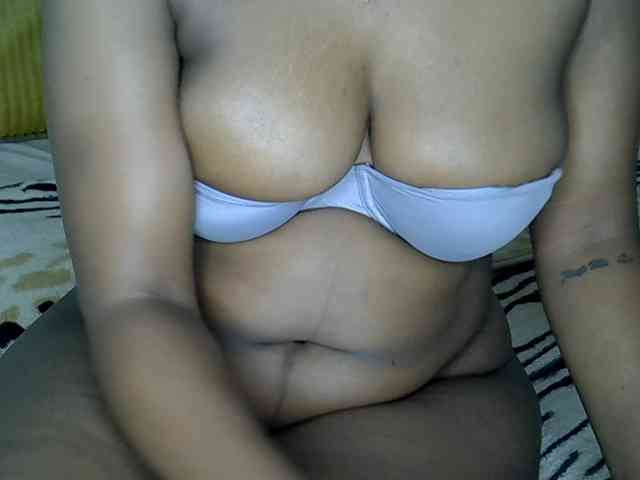 LAYLAAH webcam