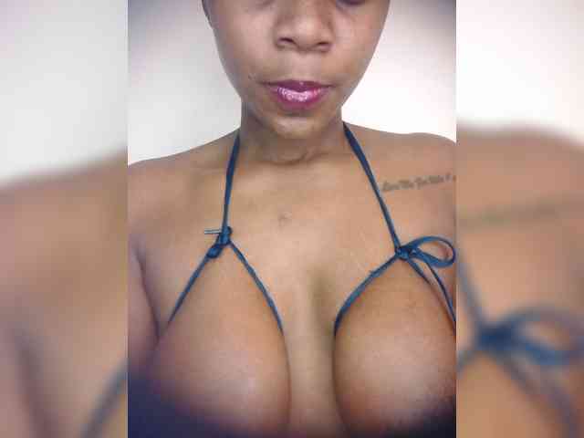 Modella: LAYLAAH