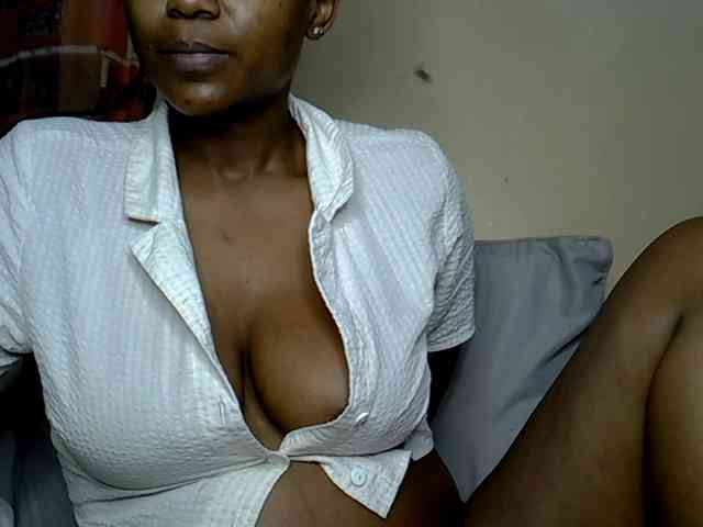 LAYLAAH webcam