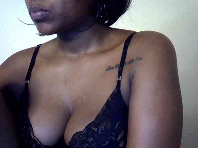 LAYLAAH webcam