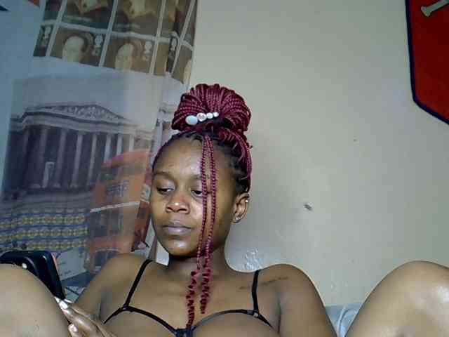 LAYLAAH webcam