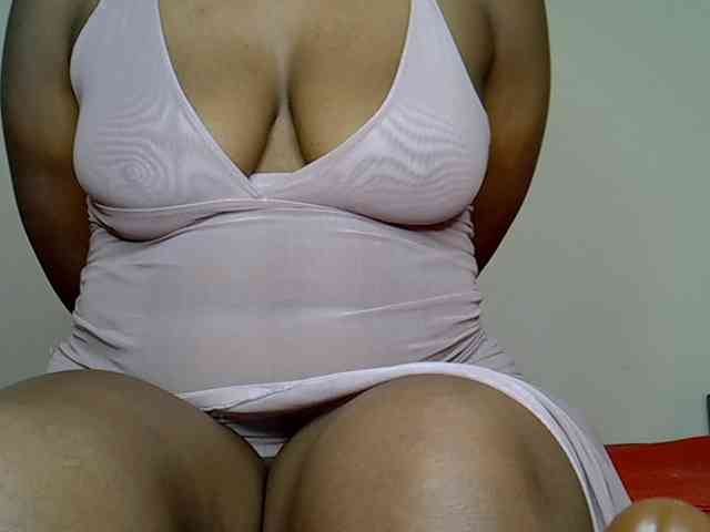 LAYLAAH webcam