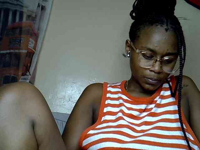 Model: LAYLAAH