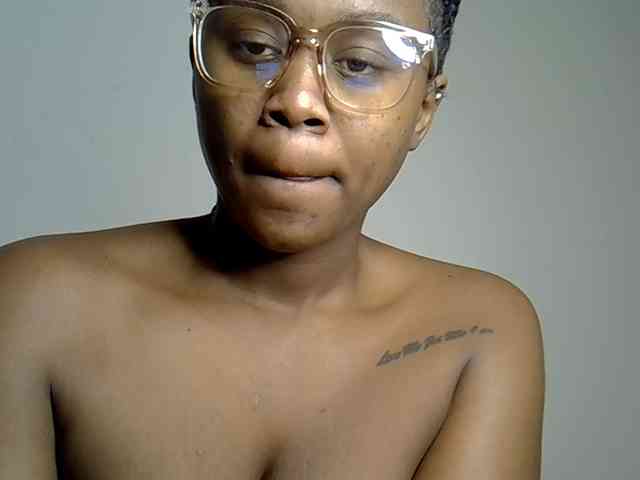 LAYLAAH webcam