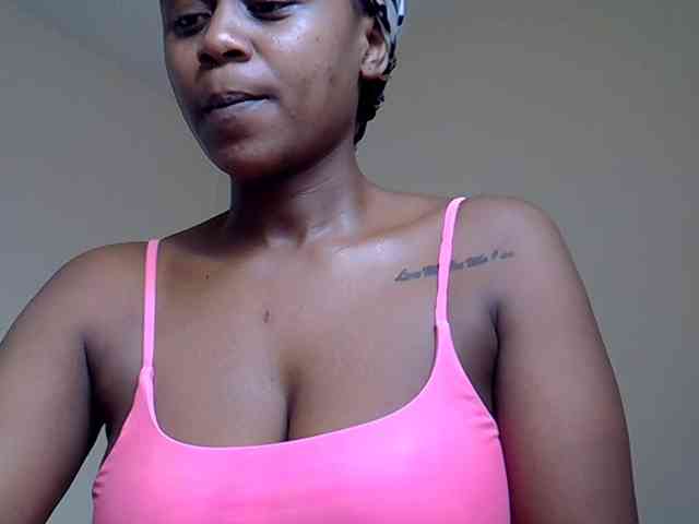 LAYLAAH webcam