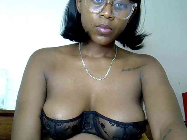 LAYLAAH webcam
