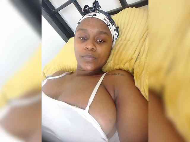 LAYLAAH webcam