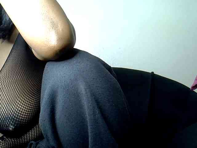 LAYLAAH webcam