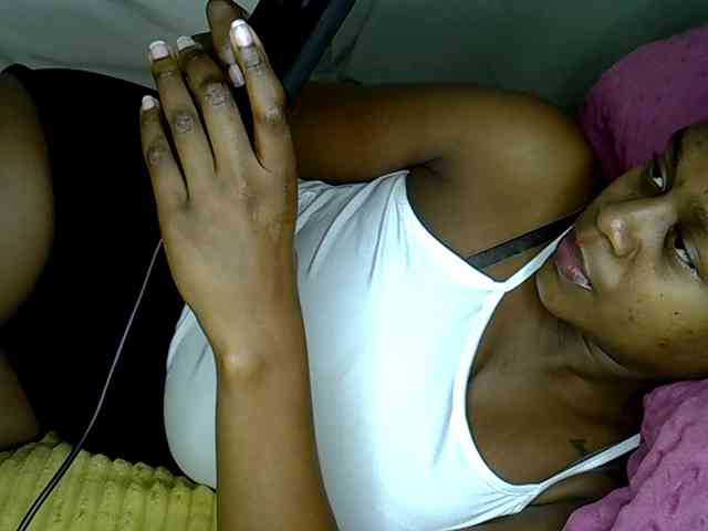 LAYLAAH webcam