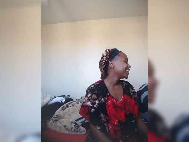 LAYLAAH webcam