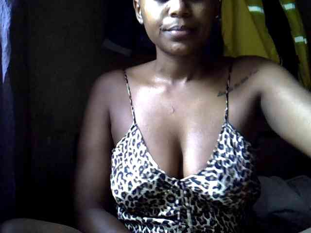 LAYLAAH webcam