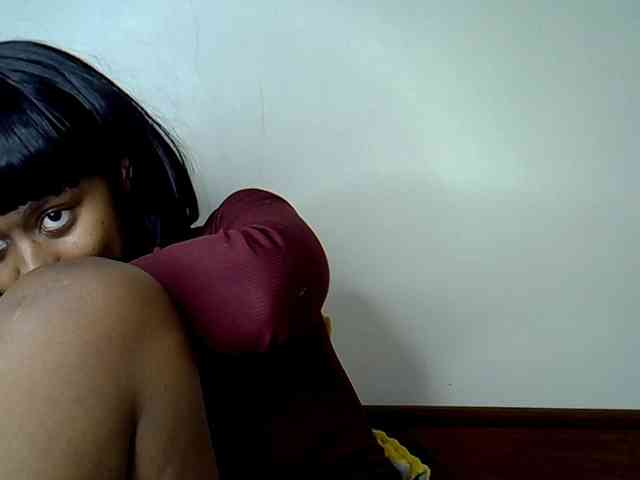 LAYLAAH webcam