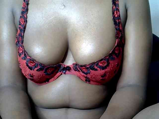 LAYLAAH webcam