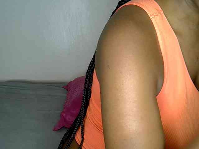 LAYLAAH webcam